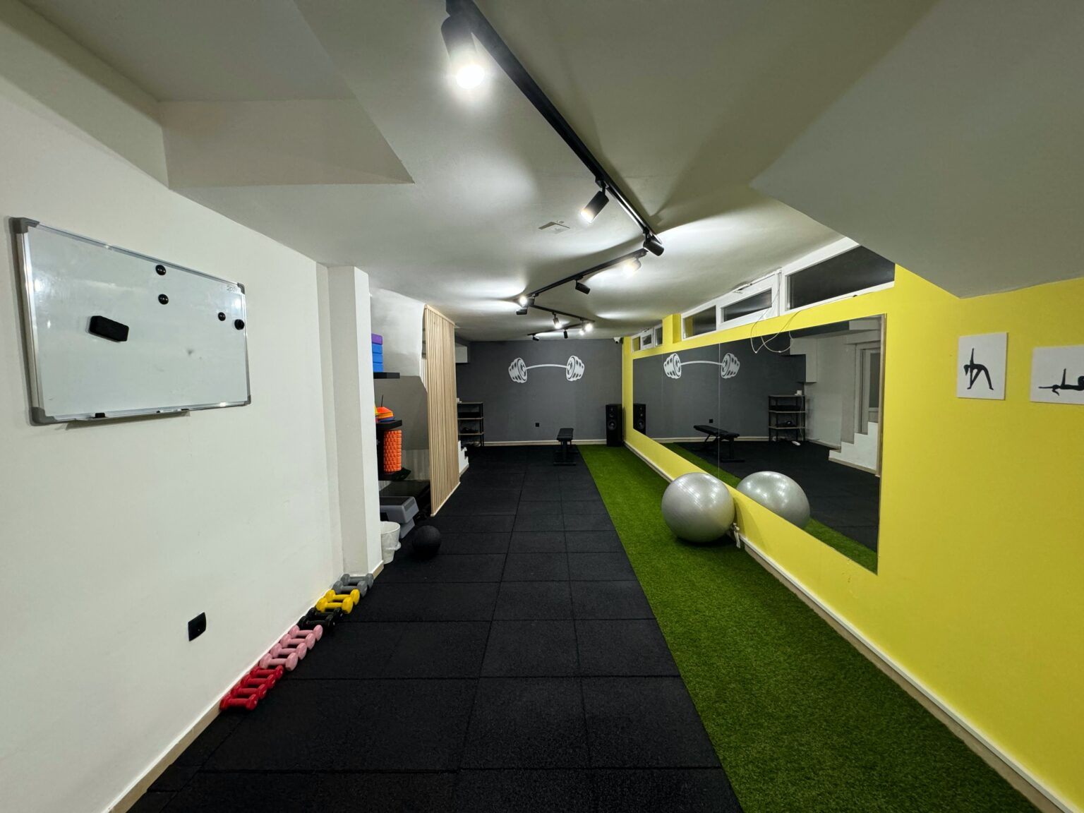 Moderno opremljen prostor za vežbanje dece KidFit Studio Novi Sad
